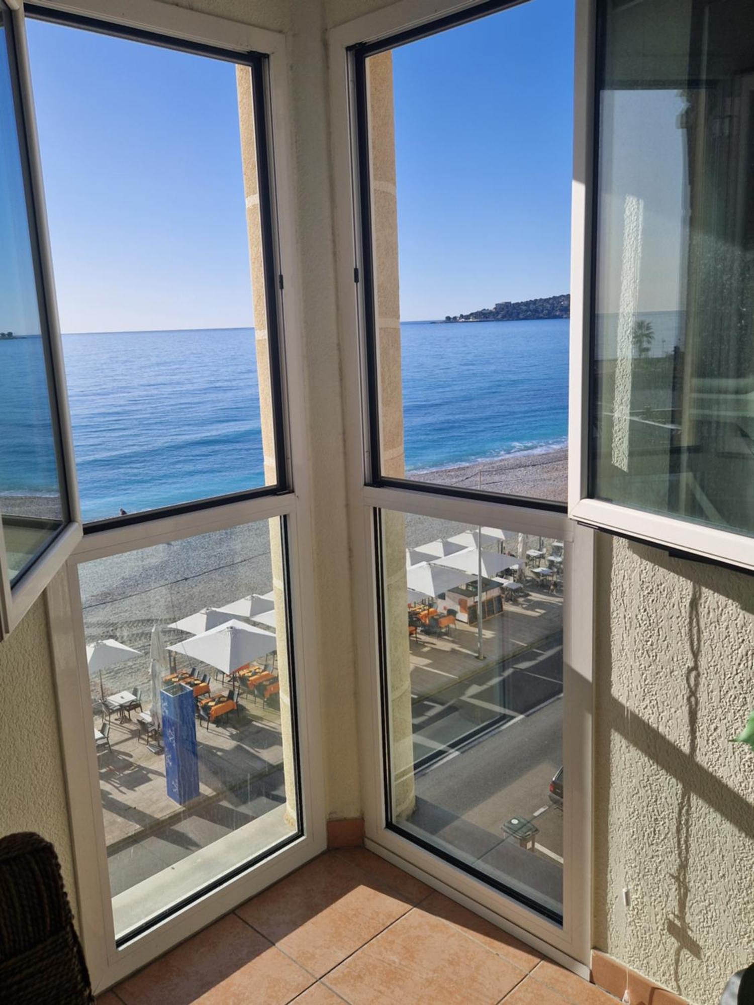 Villa Azzurra Menton Apt Luxe, Front Mer, 4Th Floor Of 5, Wifi, Tvsat, Climate Exterior photo